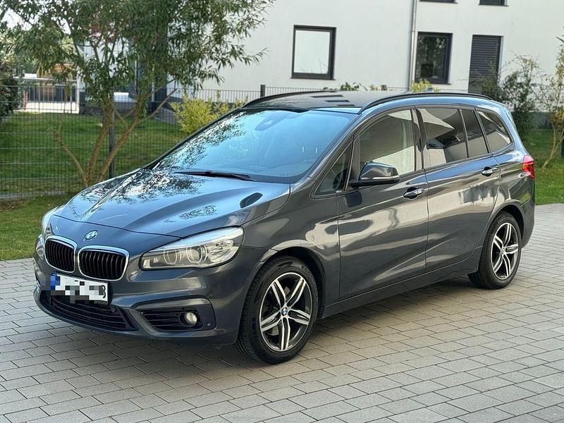 Grau Gebraucht 2017 BMW 218 Gran Tourer Sport Line Van / Kleinbus | 11.800 € (Superpreis) - Bild 1/4