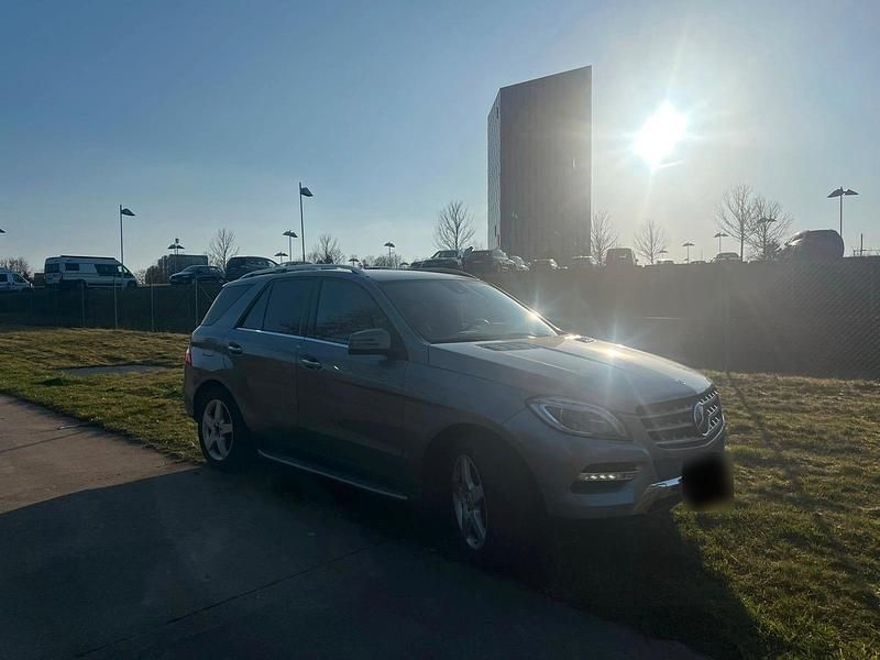 Gebraucht Mercedes ML350 258 PS (189 kW) 2014 Grau SUV