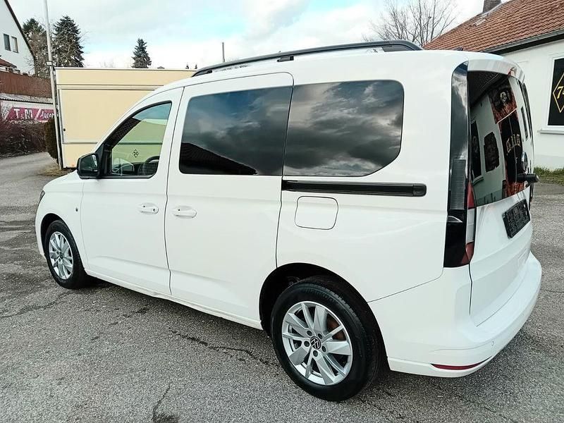 Gebraucht VW Caddy Life 102 PS (75 kW) 2023 Weiß Van / Kleinbus