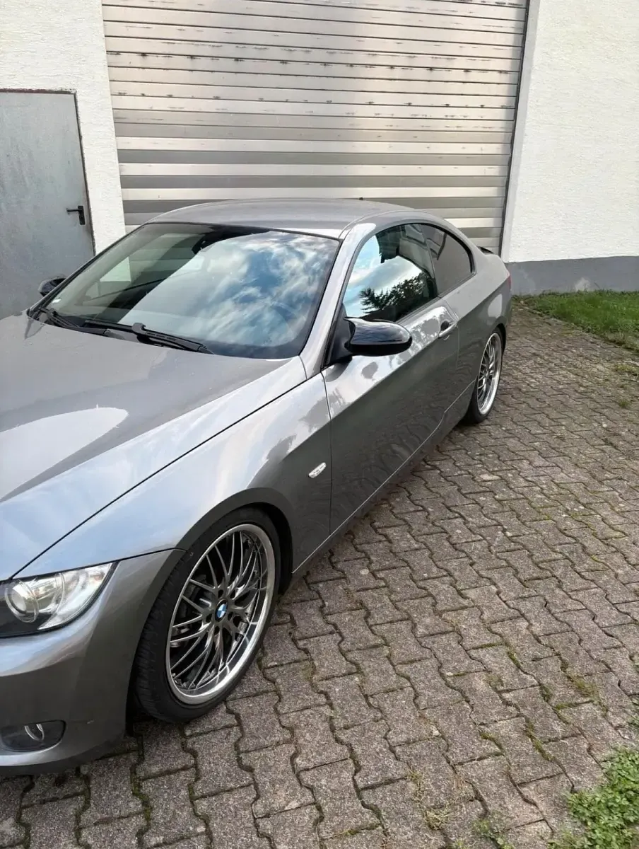 Gebraucht BMW 320 170 PS (125 kW) 2008 Grau Coupé