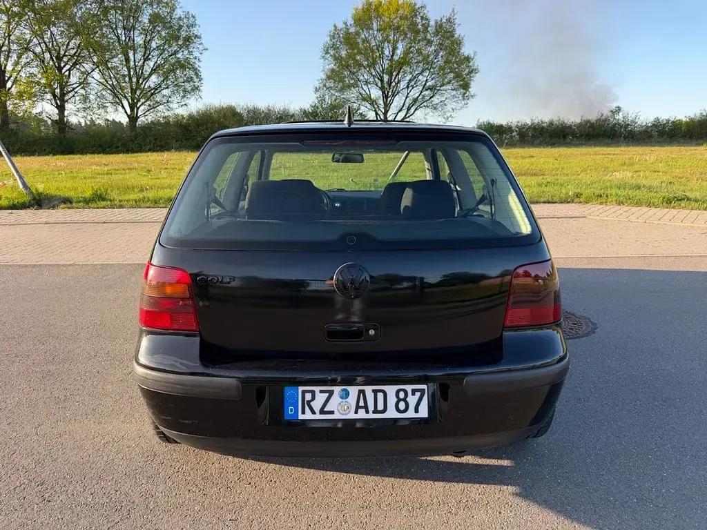 Brugt VW Golf III Basis 75 HK (55 kW) 1999 Sort Sedan