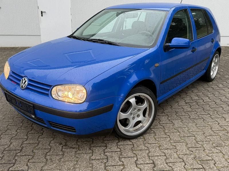 Gebraucht VW Golf IV 2001 Blau Limousine