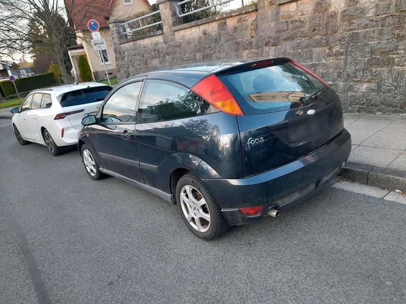 Gebraucht Ford Focus 116 PS (85 kW) 2000 Blau Limousine