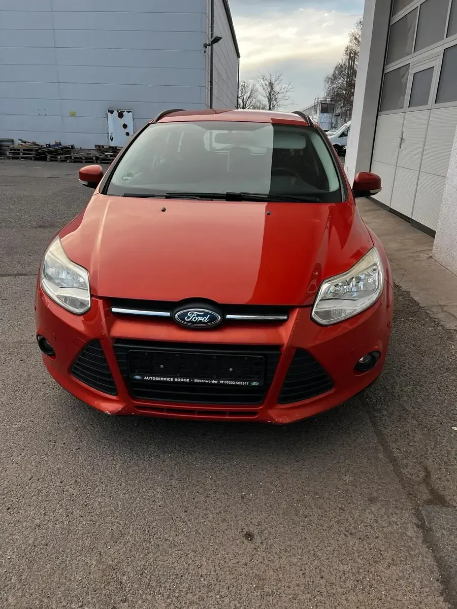 Gebraucht Ford Focus 115 PS (84 kW) 2011 Orange Kombi