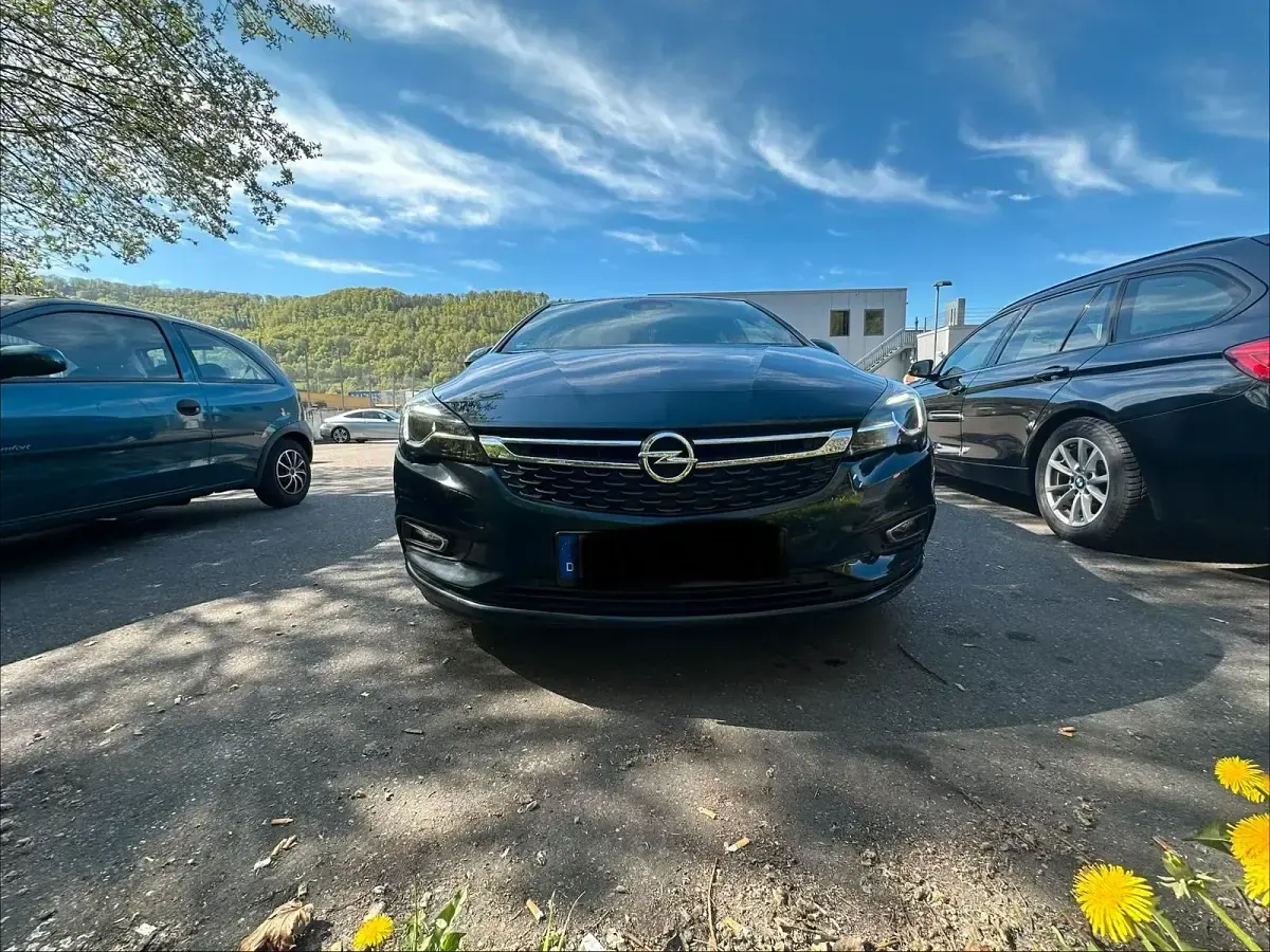 Usata Opel Astra Dynamic 136 CV (100 kW) 2015 Andere farben Utilitaria
