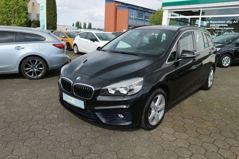 Gebraucht BMW 220 Gran Tourer Sport Line 190 PS (139 kW) 2016 Schwarz Van / Kleinbus