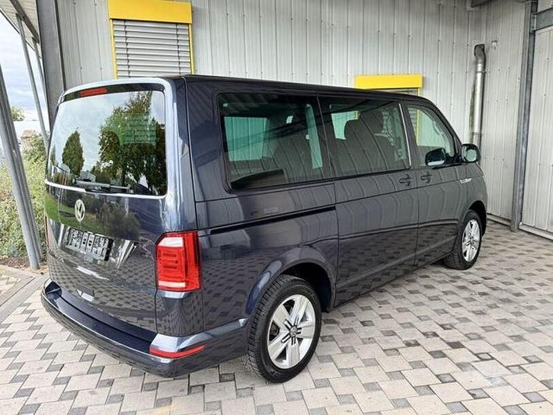 Usata VW Multivan 150 CV (110 kW) 2017 Blu Monovolume