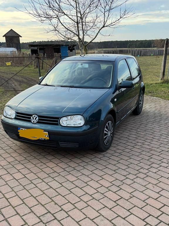 Grün Gebraucht 2003 VW Golf IV Ocean Limousine | 999 € (Guter Preis) - Bild 1/4