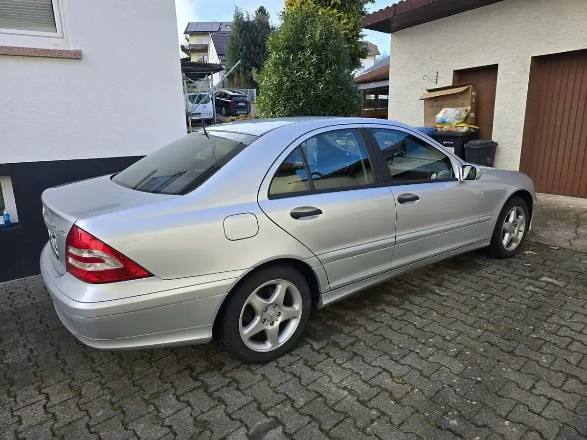 Gebraucht Mercedes C180 Classic 143 PS (105 kW) 2006 Limousine
