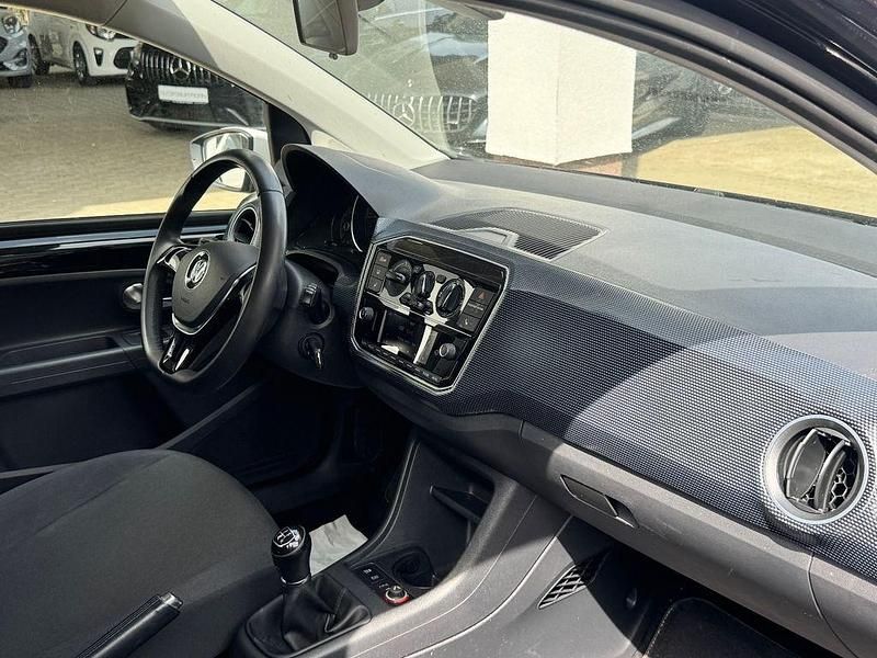 Second-hand VW up! 75 CP (55 kW) 2017 Alb Hatchback