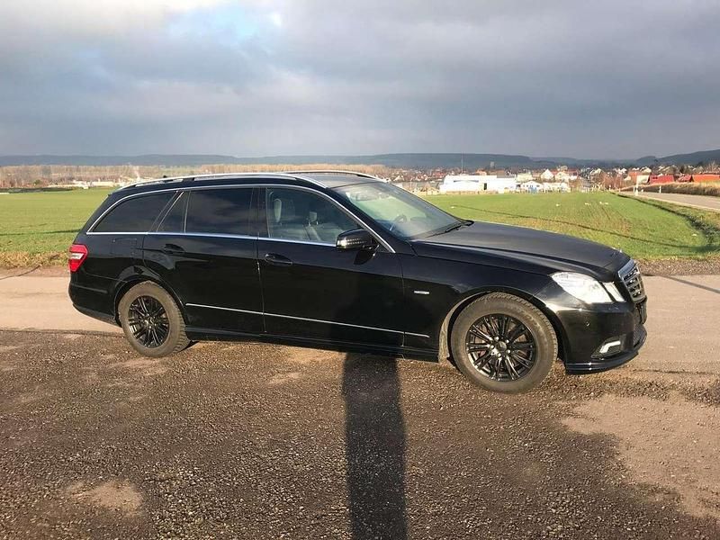 Gebraucht Mercedes E250 AMG 204 PS (150 kW) 2010 Obsidianschwarz  metalliclack Kombi