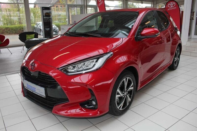 Rot Neu 2024 Toyota Yaris Hybrid Team Limousine | 23.490 € (Guter Preis) - Bild 1/4