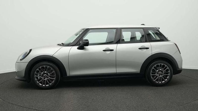 Używany Mini Cooper Classic 156 KM (114 kW) 2024 Szary Hatchback