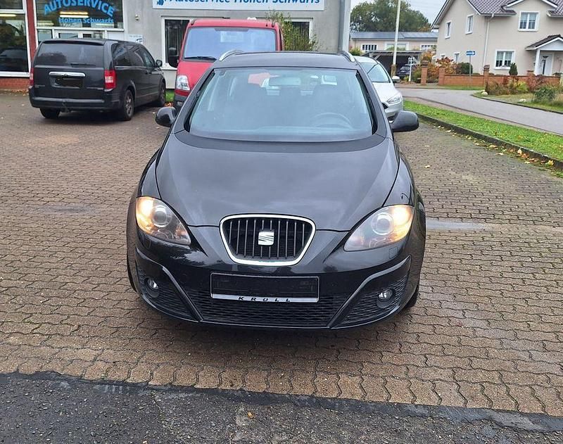 Schwarz Gebraucht 2013 Seat Altea XL Stylance Van / Kleinbus | 5.999 € (Fairer Preis) - Bild 1/4