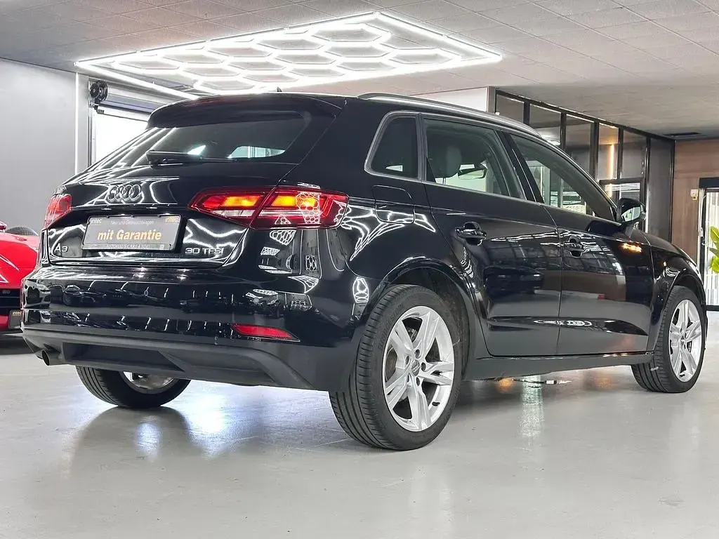 Second-hand Audi A3 Basis 116 CP (85 kW) 2019 Negru Berlinǎ