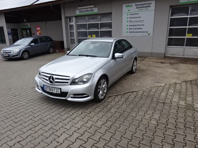 Iridiumsilber metalliclack Gebraucht 2012 Mercedes C250 Avantgarde Limousine | 11.390 € (Fairer Preis) - Bild 1/4