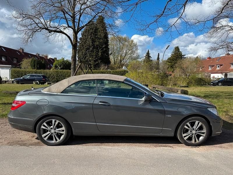 Second-hand Mercedes E250 204 CP (150 kW) 2012 Gri Cabrio
