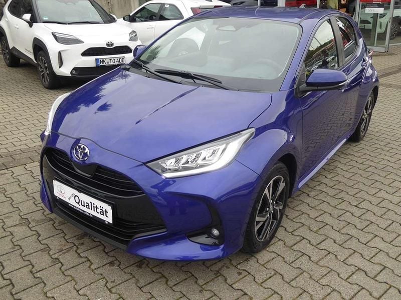 Juniper blue Neu 2025 Toyota Yaris Comfort Kleinwagen | 28.490 € (Etwas zu teuer) - Bild 1/4