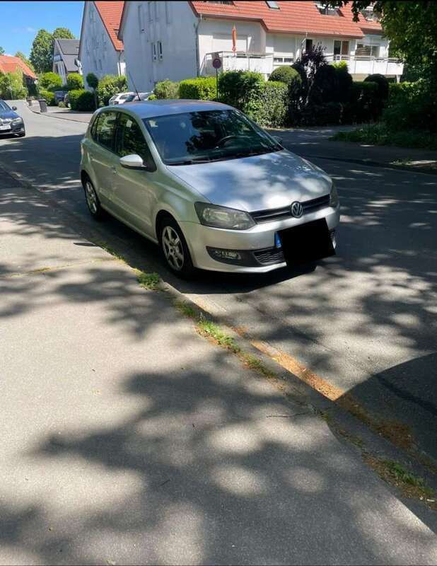Grau Gebraucht 2012 VW Polo Limousine | 3.200 € (Superpreis) - Bild 1/4