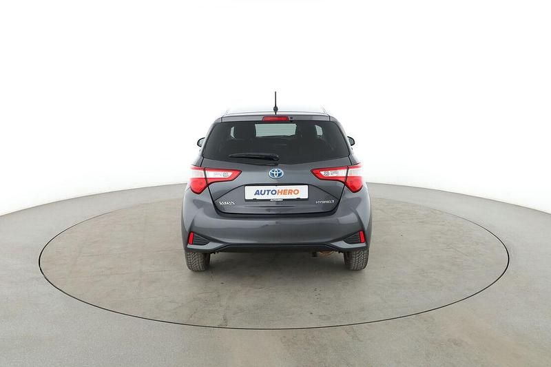 Gebraucht Toyota Yaris Club 101 PS (74 kW) 2018 Grau Limousine