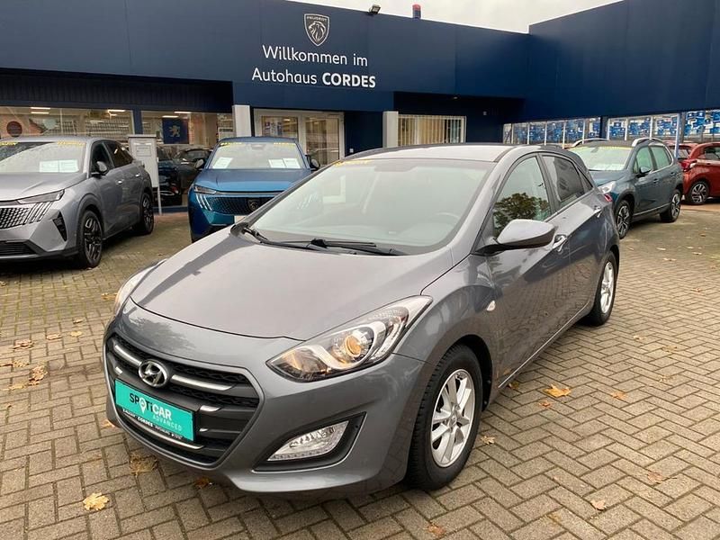 Grau Gebraucht 2016 Hyundai i30 Classic Kleinwagen | 9.990 € (Fairer Preis) - Bild 1/1