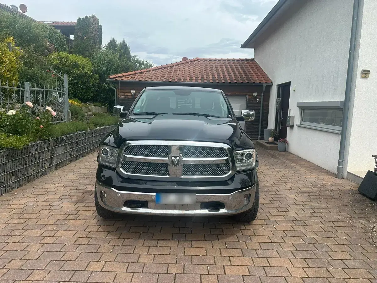 Gebraucht RAM 1500 401 PS (294 kW) 2016 Schwarz Pickup