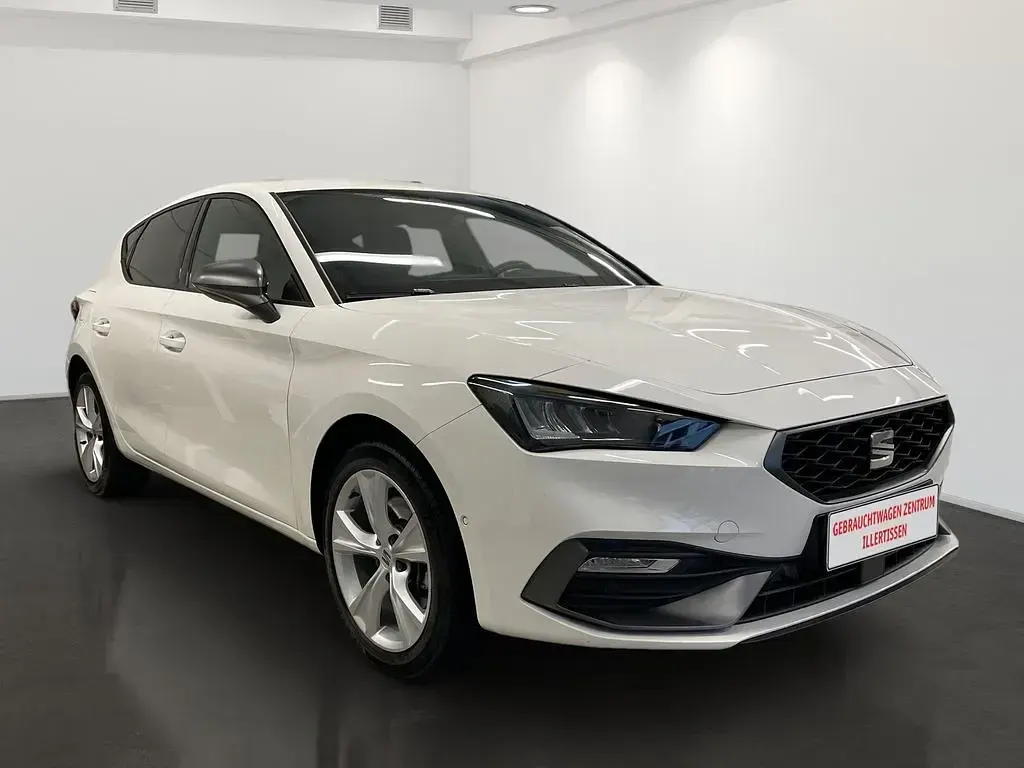Gebraucht Seat Leon FR 204 PS (150 kW) 2023 Weiß Limousine