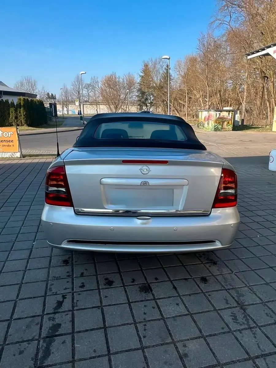 Gebraucht Opel Astra 125 PS (91 kW) 2003 Silber Cabrio