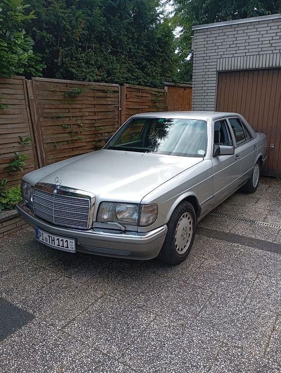Silber Gebraucht 1987 Mercedes S260 Limousine | 11.990 € - Bild 1/4