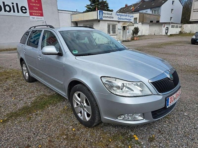 Gebraucht Skoda Octavia 105 PS (77 kW) 2012 Silber Kombi