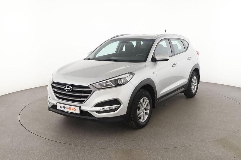 Silber Gebraucht 2018 Hyundai Tucson Trend SUV | 13.940 € (Superpreis) - Bild 1/3