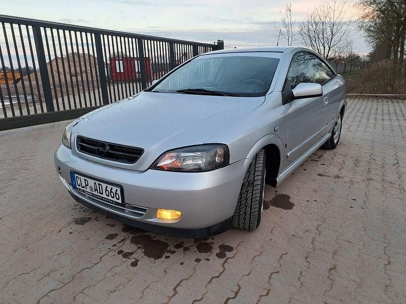 Gebraucht Opel Astra 125 PS (91 kW) 2002 Silber Coupé