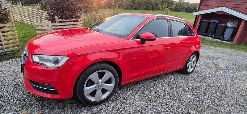 Rot Gebraucht 2013 Audi A3 Sportback Attraction Kombi | 8.890 € (Fairer Preis) - Bild 1/4
