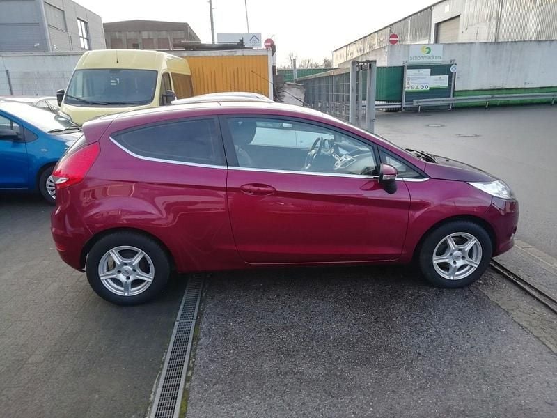 Gebraucht Ford Fiesta Titanium 82 PS (60 kW) 2009 Violet Limousine