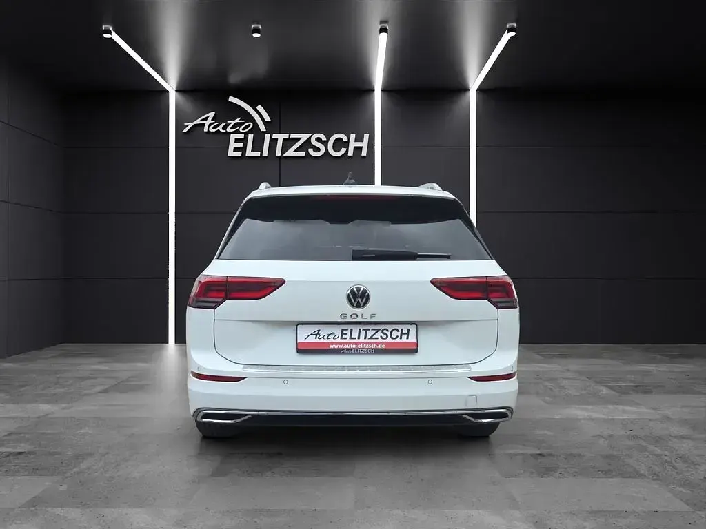 Gebraucht VW Golf VIII Active 150 PS (110 kW) 2022 Weiß Kombi