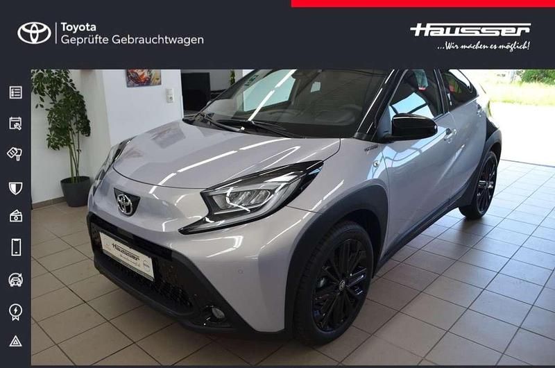 Silber Neu 2025 Toyota Aygo Edition Kleinwagen | 24.940 € - Bild 1/4