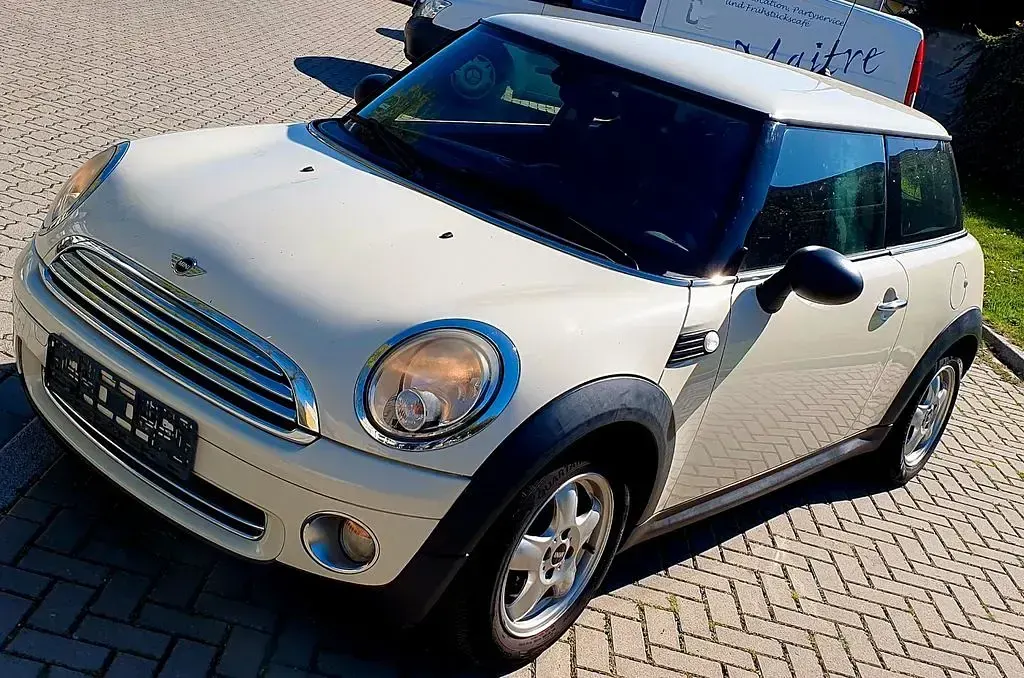 Gebraucht Mini Cooper Pepper 95 PS (69 kW) 2009 Weiß Kleinwagen