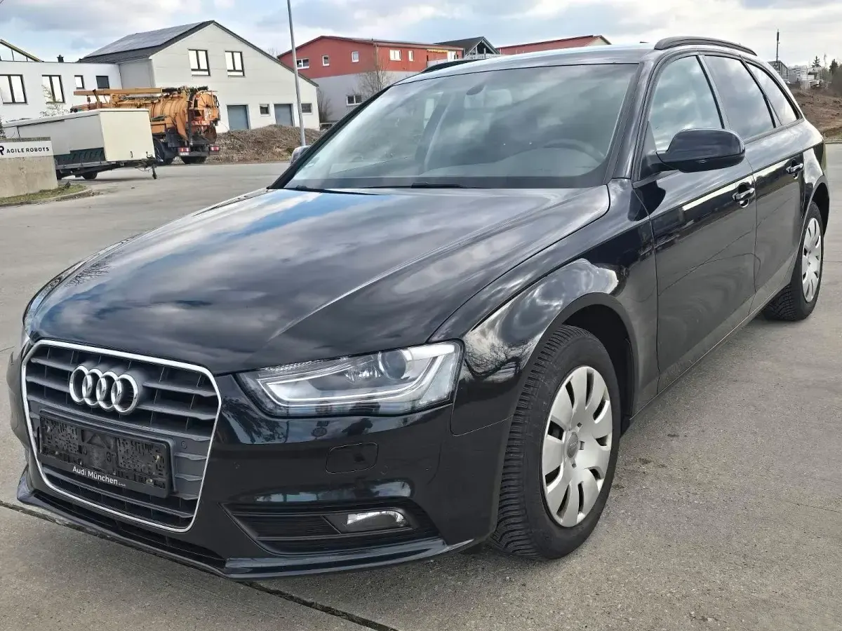 Gebraucht Audi A4 Attraction 150 PS (110 kW) 2015 Schwarz Kombi