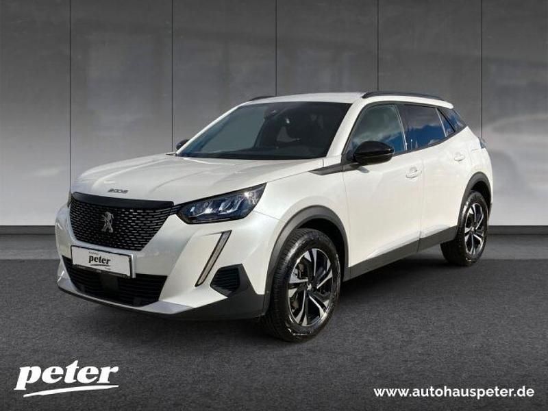 Weiss perlmutt (metallic) Gebraucht 2023 Peugeot 2008 Allure SUV | 22.639 € (Etwas zu teuer) - Bild 1/4