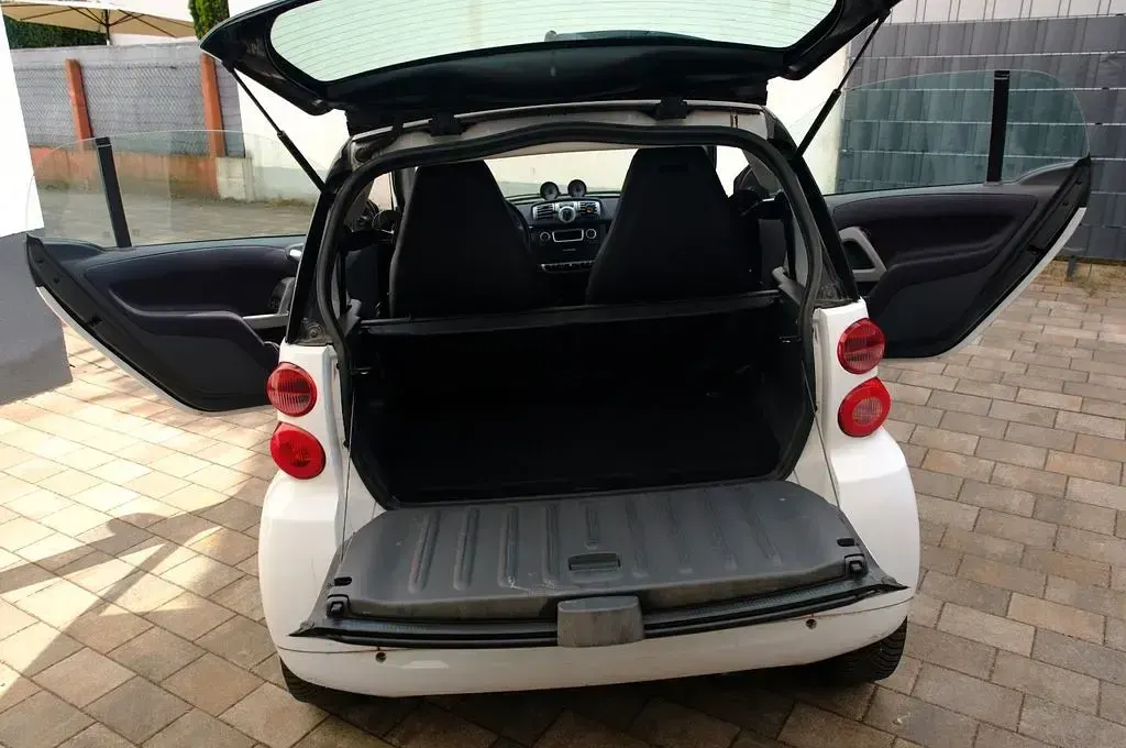 Gebraucht Smart ForTwo Coupé 71 PS (52 kW) 2011 Weiß Coupé