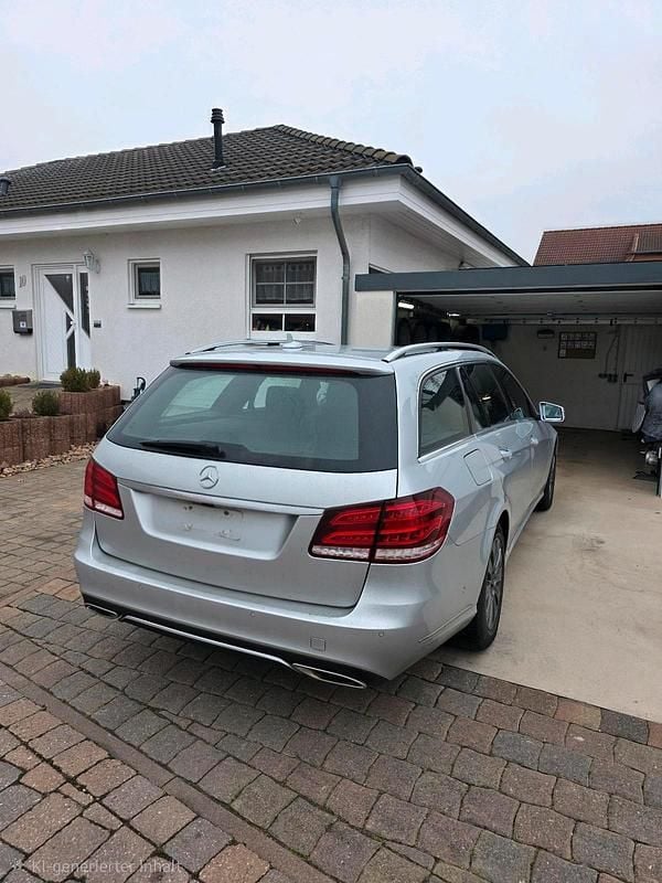 Silber Gebraucht 2013 Mercedes E300 Kombi | 11.500 € (Guter Preis) - Bild 1/4