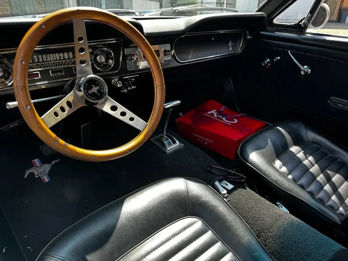 Gebraucht Ford V8 200 PS (147 kW) 1965 Weiß Coupé