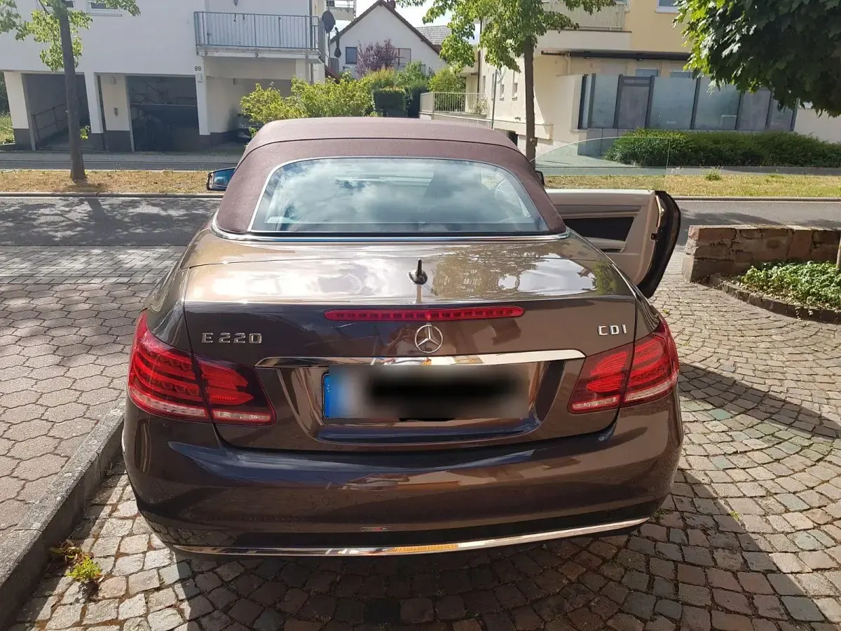 Gebraucht Mercedes E220 170 PS (125 kW) 2013 Braun Cabrio