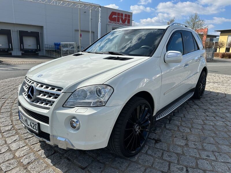Weiß Gebraucht 2009 Mercedes ML420 SUV | 15.500 € - Bild 1/4