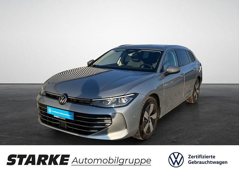 Silber Gebraucht 2025 VW Passat Business Kombi | 36.440 € (Superpreis) - Bild 1/4