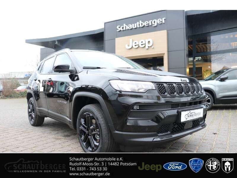 Schwarz Neu 2025 Jeep Compass North SUV | 35.985 € (Superpreis) - Bild 1/4