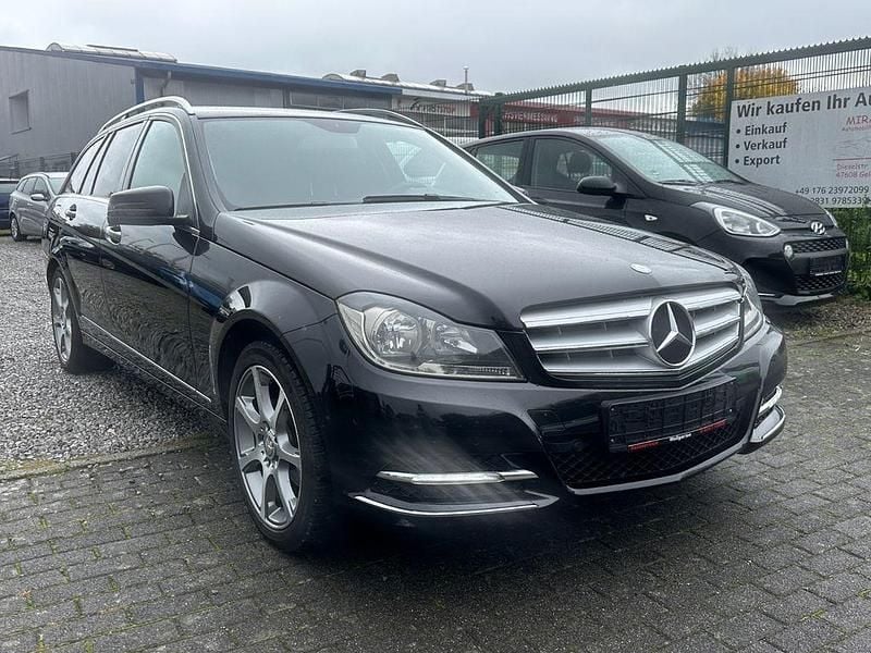 Schwarz Gebraucht 2013 Mercedes C200 Limousine | 9.400 € (Guter Preis) - Bild 1/4