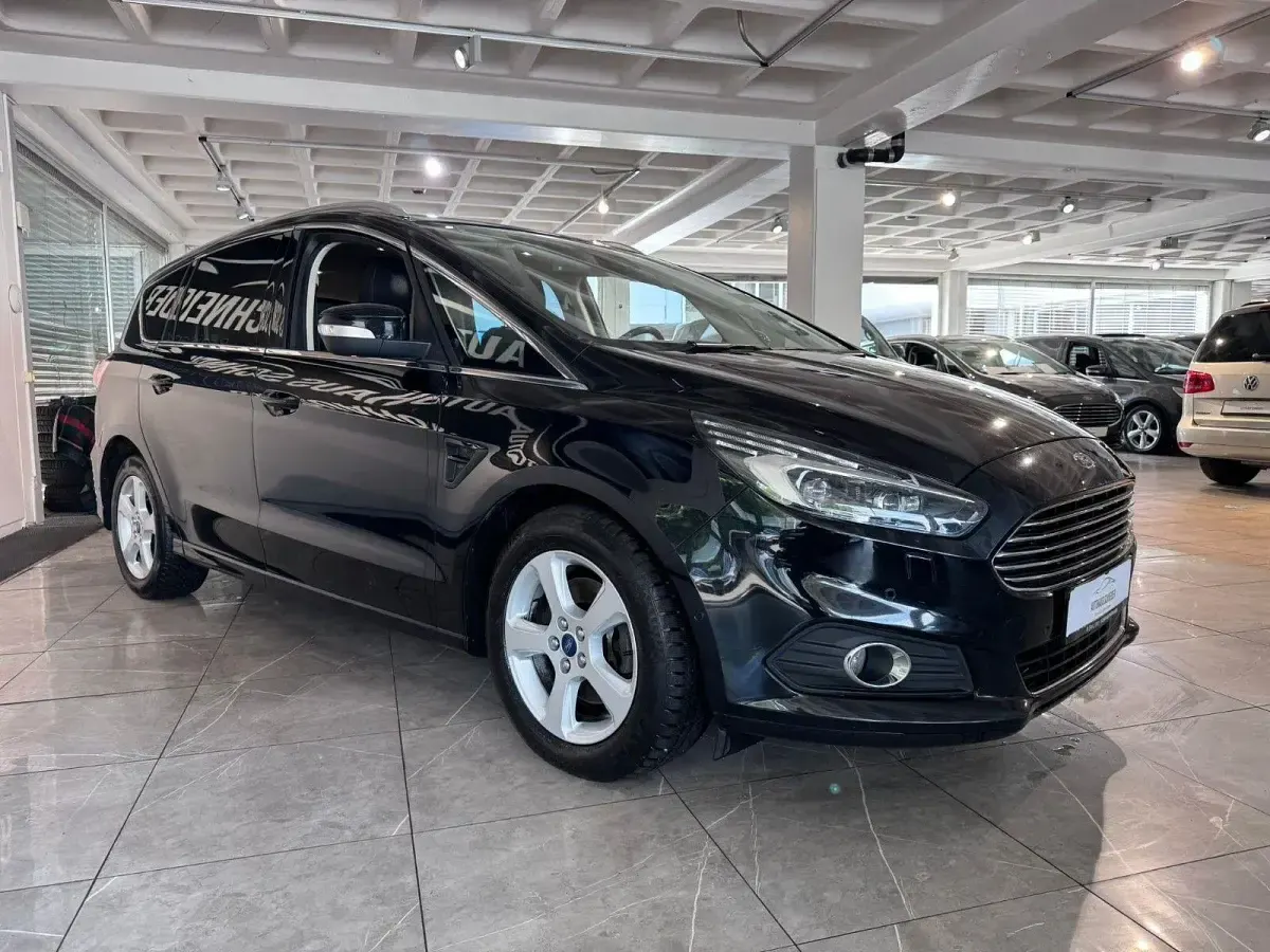 Gebraucht Ford S-MAX Titanium 190 PS (139 kW) 2019 Schwarz Van / Kleinbus
