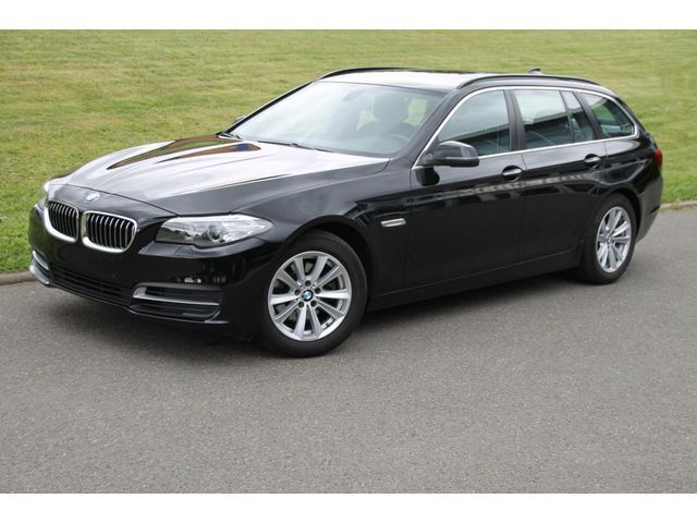 Schwarz 2 Gebraucht 2016 BMW 520 Kombi | 22.498 € - Bild 1/1