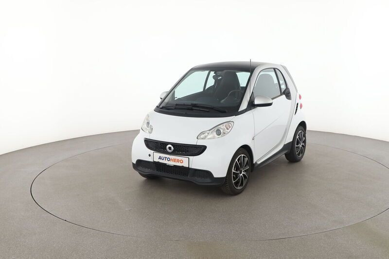 Weiß Gebraucht 2014 Smart ForTwo Coupé Pure Kleinwagen | 8.290 € (Teuer) - Bild 1/4
